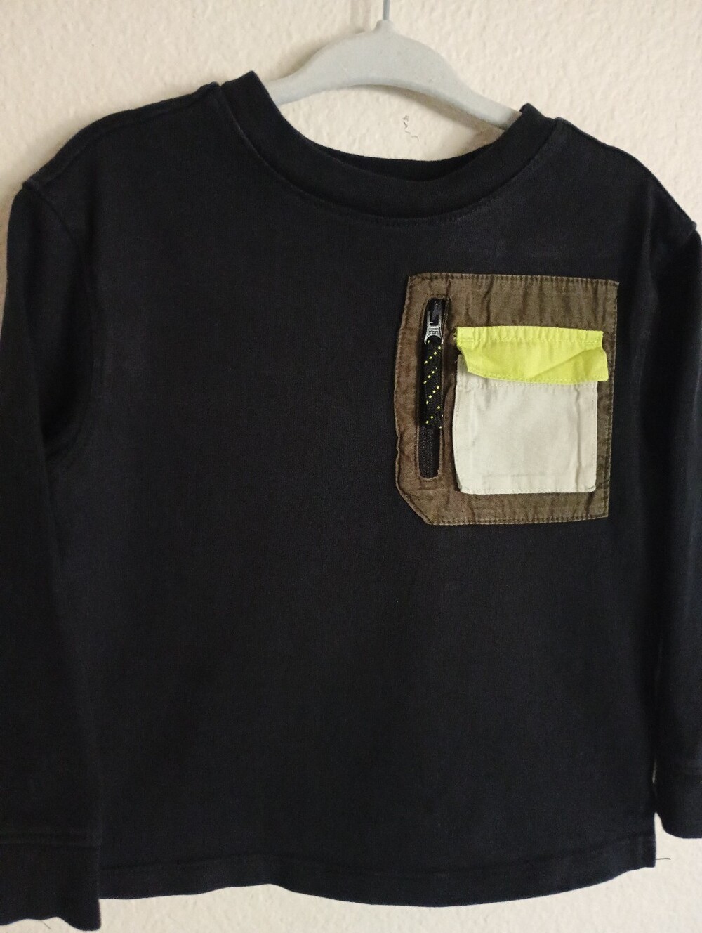 4/$15 Long Sleeve Pocket Tshirt, 2T
